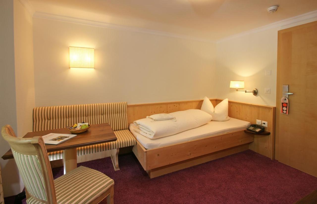Hotel Post Sport- Und Wellness Samnaun Exterior photo